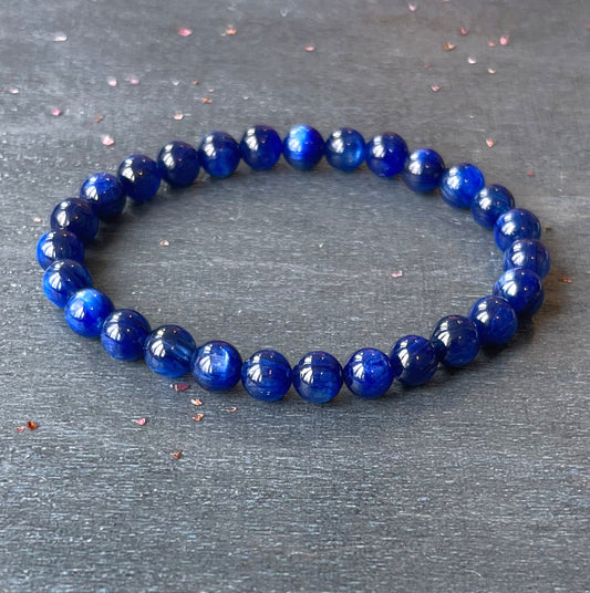 AAA Blue Kyanite Wrist Mala // 6mm Beads, Chakra Balance - Exploring our Intuition - Clearing the Energetic Field